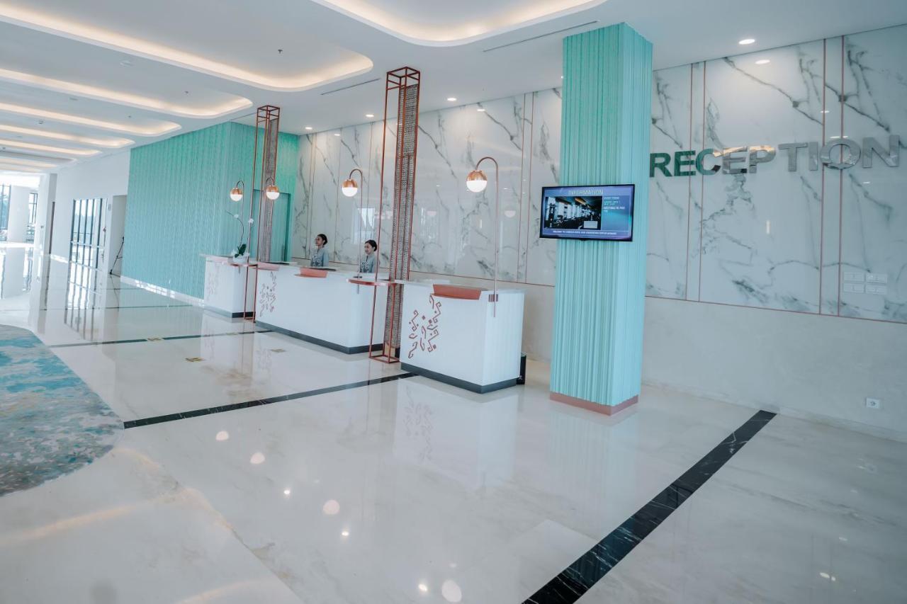 Luwansa Hotel And Convention Center مانادو المظهر الخارجي الصورة