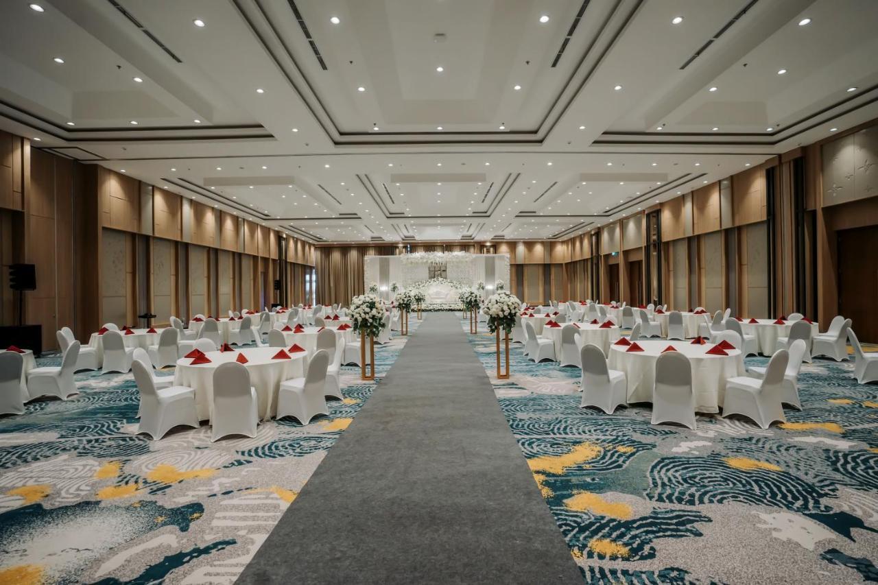 Luwansa Hotel And Convention Center مانادو المظهر الخارجي الصورة