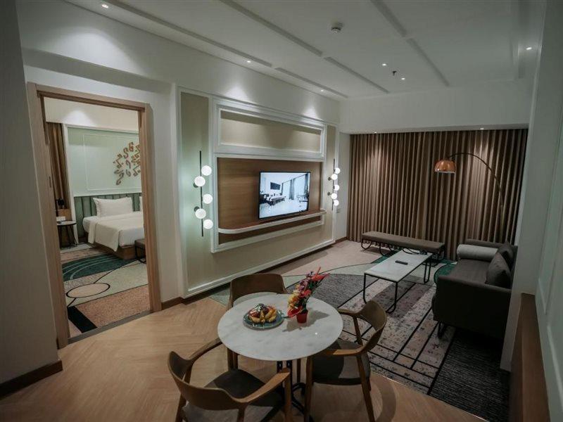 Luwansa Hotel And Convention Center مانادو المظهر الخارجي الصورة